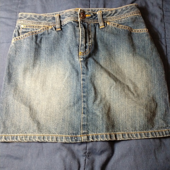 Old Navy Dresses & Skirts - Old Navy 5pocket classic pocket skirt
